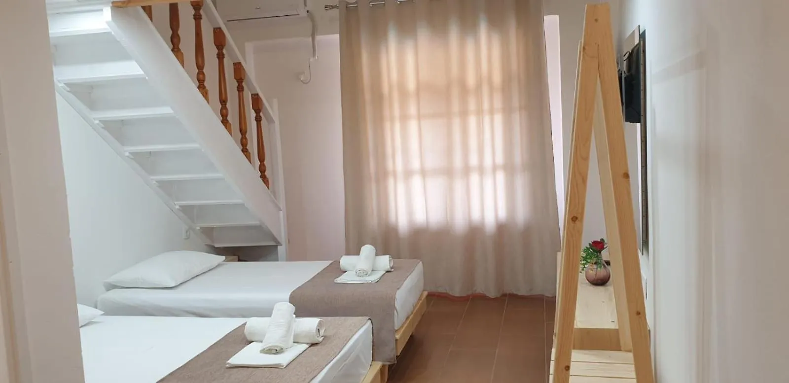 Aparthotel Apart-Hotel Llazari Himare